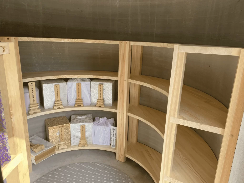 永代供養塔内部